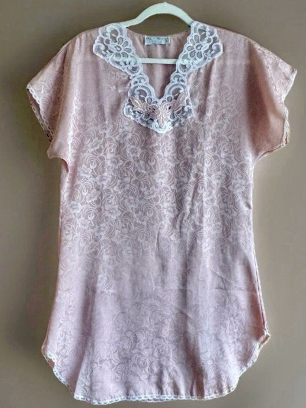 Vintage Pink Lace Trim Nightgown Jacquard Grannycore Cottagecore USA Petite